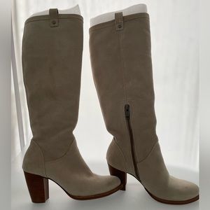 Ugg heeled boots Cream Suede